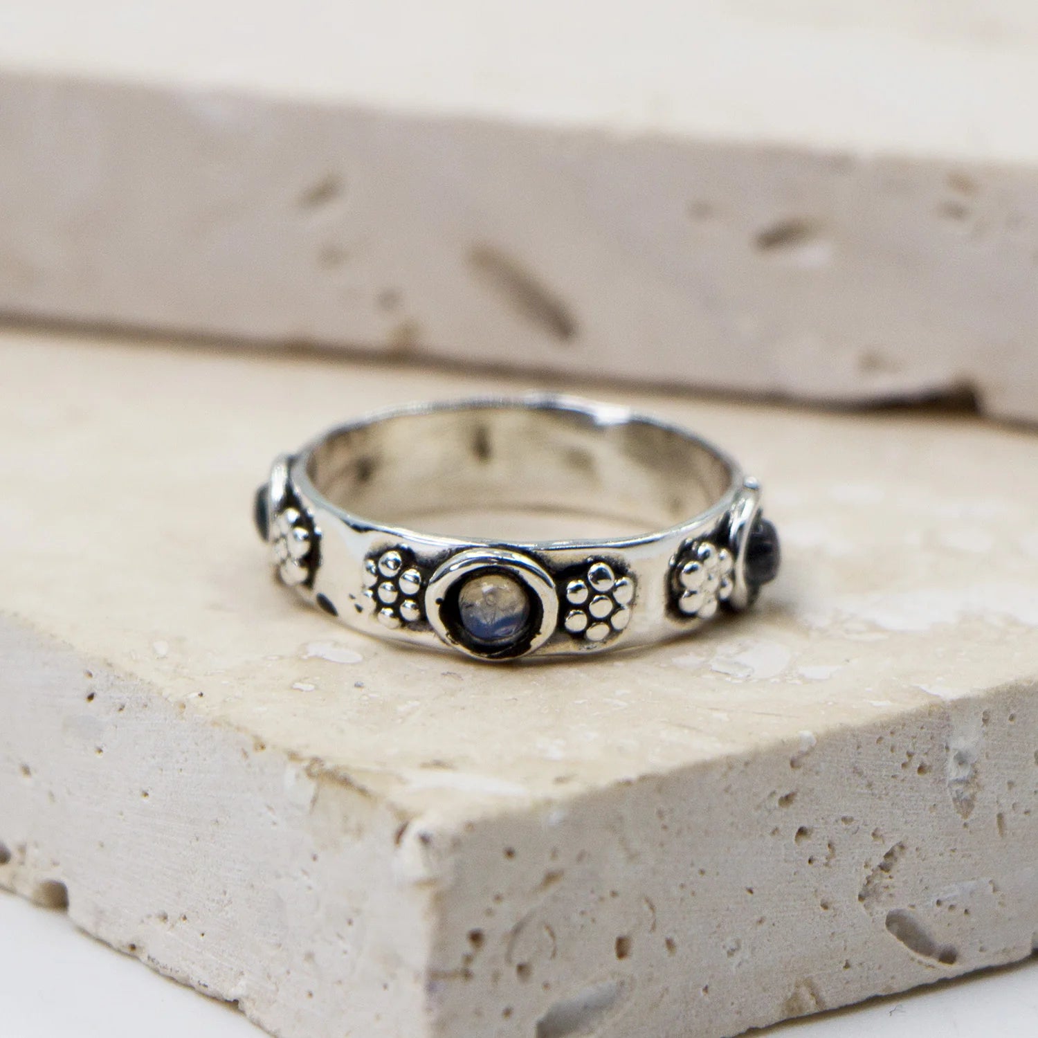 925 Silver stacking ring with flower motif and moonstone